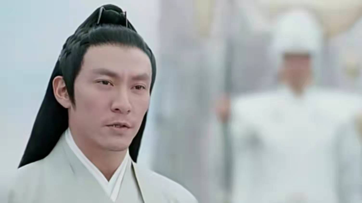 宸汐缘|宸汐缘2集剧情:天雷真君严刑拷打灵汐九宸出手相救 九宸寒症突发灵汐耗尽法力将其救醒