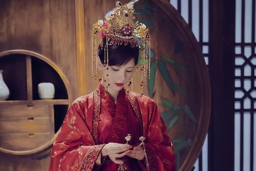 袁冰妍|《琉璃2》欢瑞势在必得！成毅袁冰妍成公认主角，女方曾亲自表态