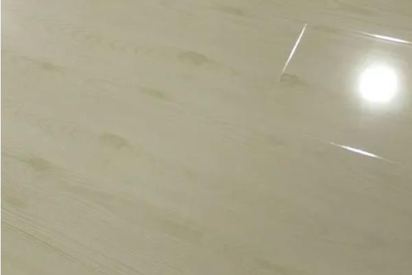 实木地板和复合地板哪个好？看完我终于知道答案了