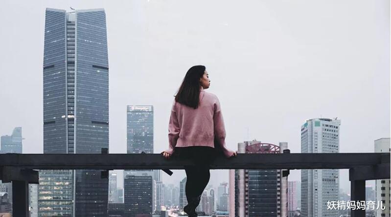 妖精妈妈育儿|打拼12年后，北漂妈妈做出了一个艰难的决定：为了娃，选择回家