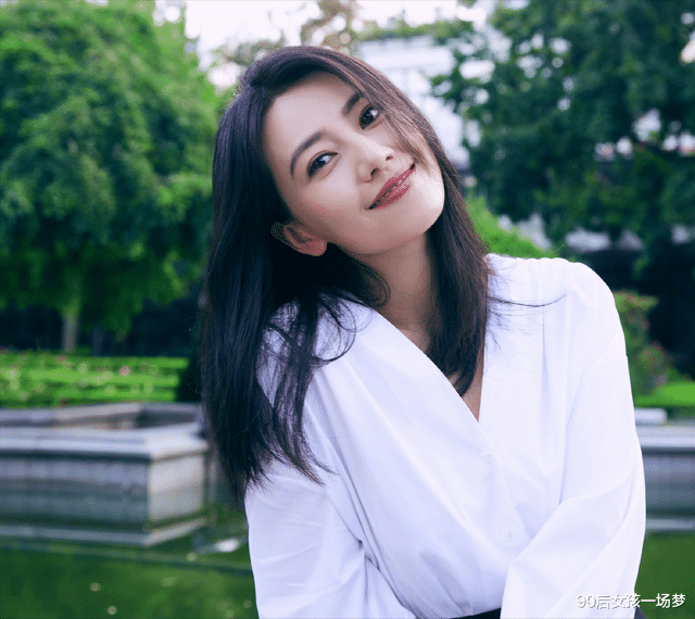 高圆圆|高圆圆终于承认自己老了，她的自知之明，让多少女星汗颜？