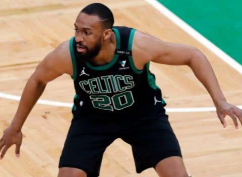 案件通报 恩比德1。96亿续约，同期前五顺位球员现状，一人拿底薪，一人成水货