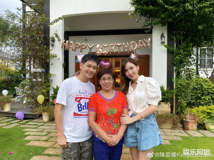 麻雀|林志颖罕晒家庭合照，本人小腹突出发福了，而娇妻高挑纤细好貌美