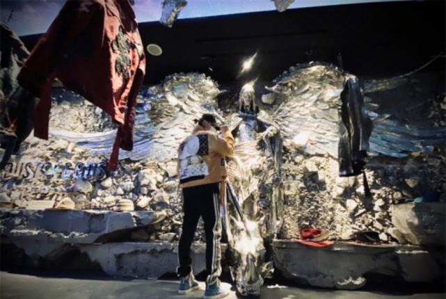 我独坐小窗一盏清茶 黄子韬名下公司解散，旗下艺人纷纷出走？你怕是忘了他的真实身份