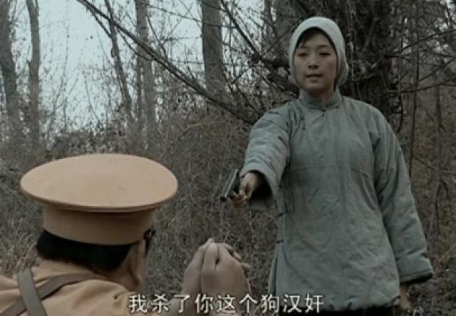 亮剑|亮剑:同样是秀芹暗中接头,旧版穿着低调,新版穿得漂漂亮亮