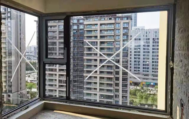 断桥铝门窗|定制断桥铝门窗，无论你选400还是1000元的，为什么都容易踩坑？
