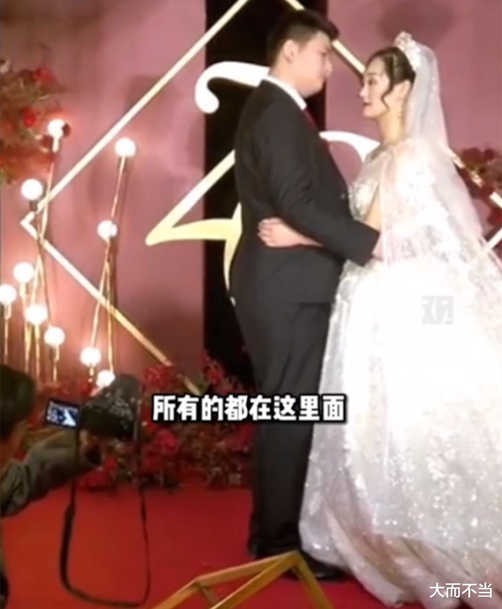 朱之文|陈亚男退还大衣哥彩礼，100万现金带金砖，一栋房子一辆车