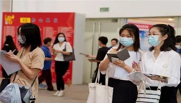 招聘|“985、211留下，其余人走吧”，人才招聘会，还有二本生位置吗？