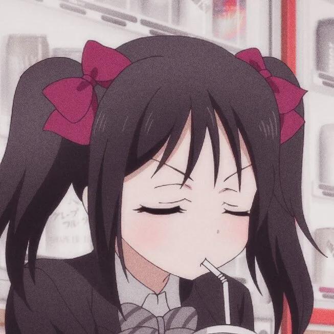|动漫头像：有人爱 就好像有人撑腰 做什么底气都会足一点.
