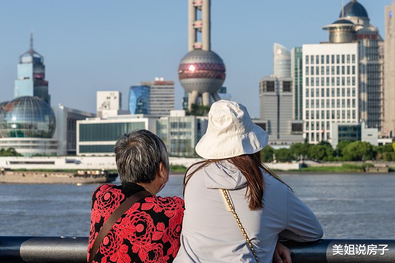购房置业|网友：让城市退休老人到农村买房，缓解城市房价、交通、人口拥挤，老人愿意吗？