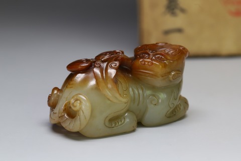 文玩|和田玉籽料枣黄皮童子献寿