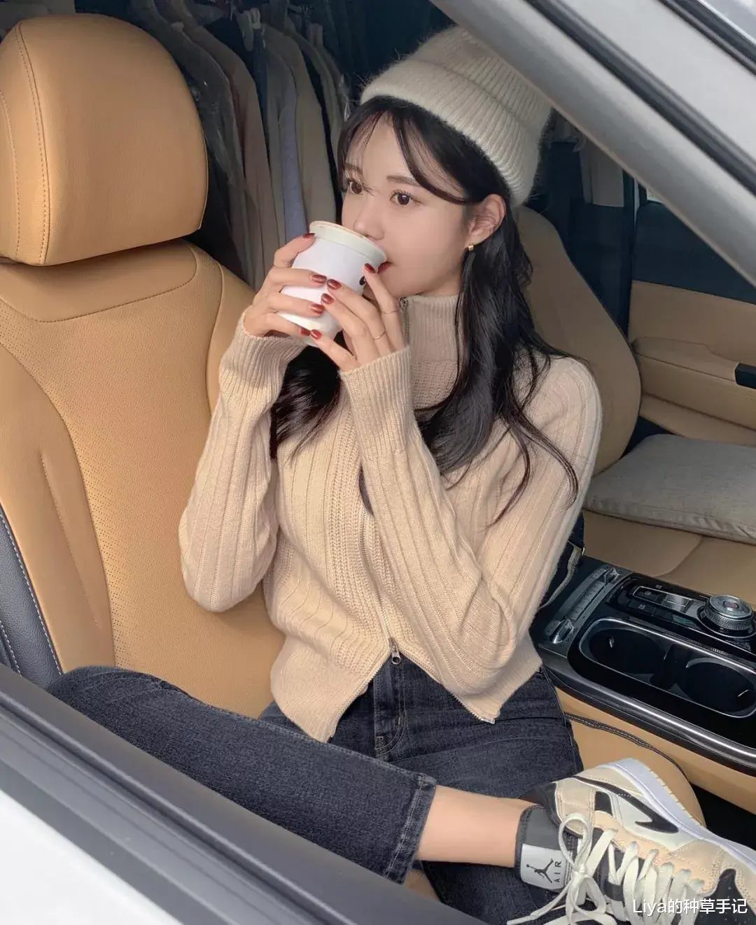 Liya的种草手记 1件针织衫 = 10套穿搭！太高级了