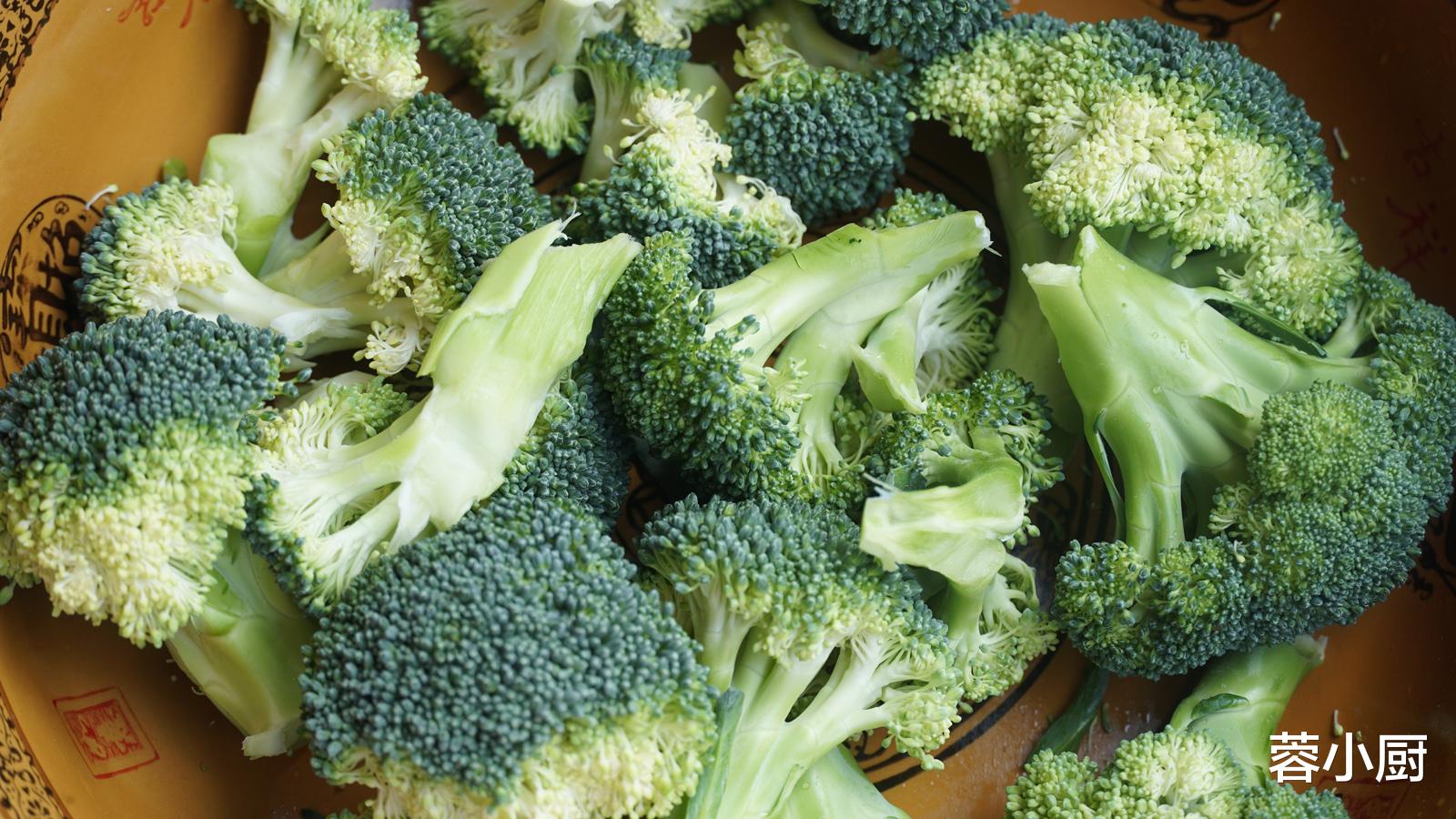 维生素D|便秘最怕5种食材,每天换着吃,清理肠道垃圾,肚子瘪了浑身轻松