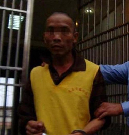 湖北 湖北武汉一男子，偷挖地窖囚禁2名女孩590天，最后怎么被发现的？