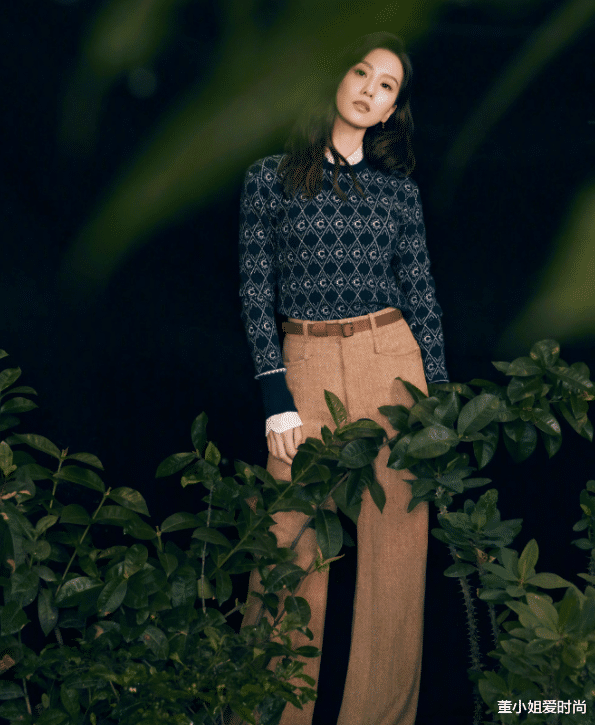 刘诗诗|刘诗诗好美啊，复古造型好优雅，真的太羡慕了