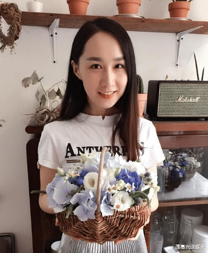 雷佳音|雷佳音隐藏10年的妻子被曝，原来是童年女神，难怪说热巴不漂亮