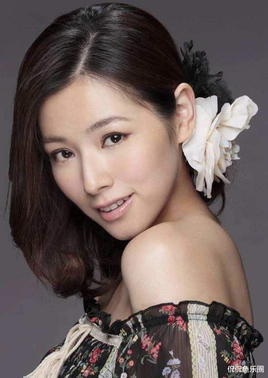 陈怡蓉|41岁陈怡蓉，容颜未老身材有型，成熟魅力挡不住！