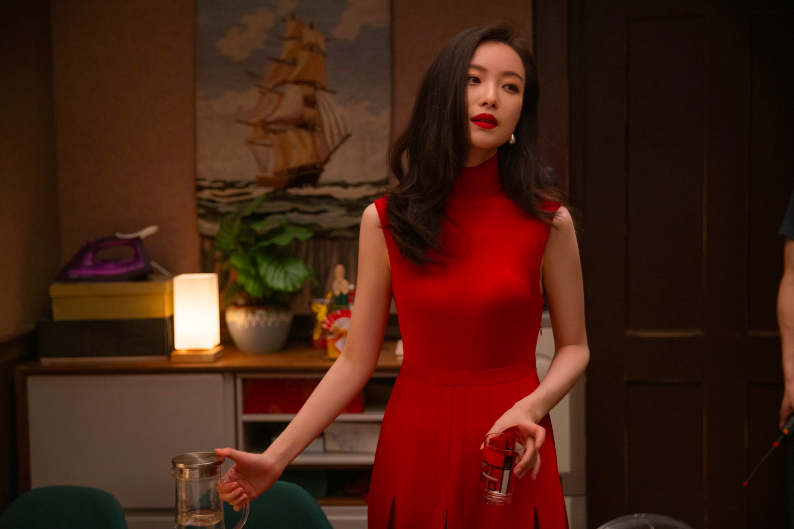 司藤|倪妮腰臀比绝了，无修图反而更好看更生动，网友：和热巴不分上下