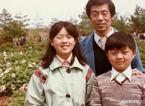 话剧团|国家一级演员高明, 与娇妻恩爱52年0绯闻, 儿子原来是我们熟悉的他