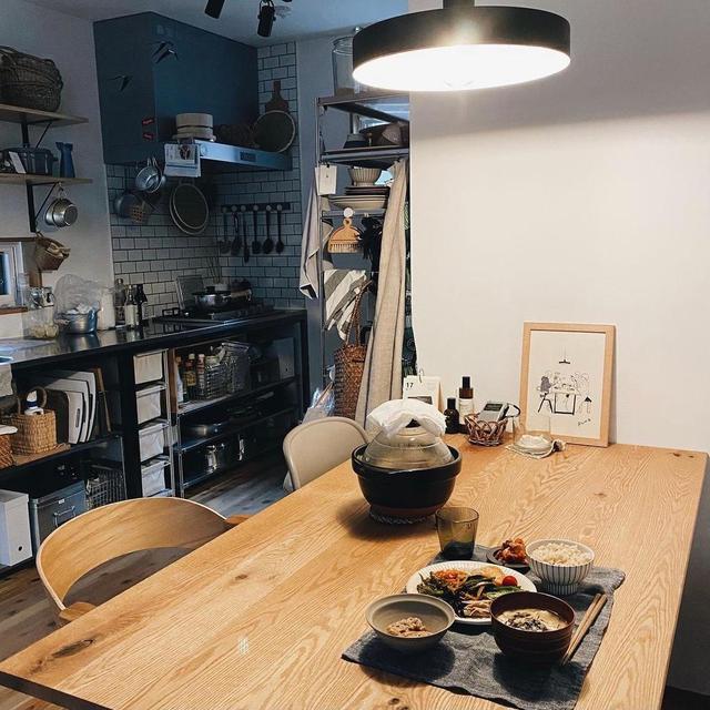 日本复古之家，虽满满当当却乱中有序，夫妻俩将日子过得精致温暖