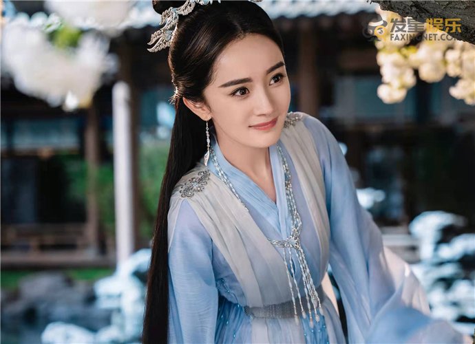 贾静雯|斛珠夫人陈小纭被赞是唯一亮点 陈小纭回复被指情商低