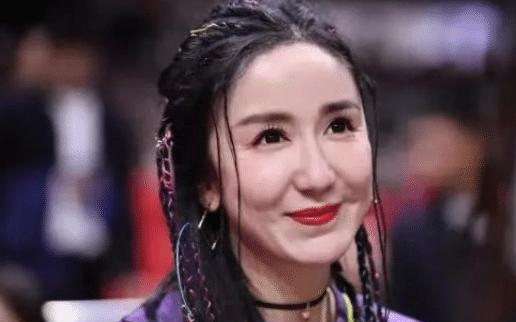 张雨绮|张雨绮的脸有点没法看,娄艺潇也挺怪,杨幂默不作声