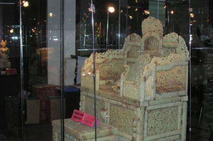 文物|男子花100万仿制文物，在拍卖会卖2.2亿，专家：亏了，最少值10亿