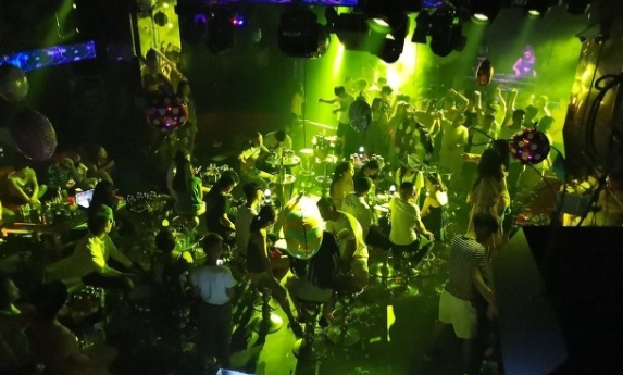 清水时尚 50岁大妈自诉：我把24岁的媳妇赶走了，她做的事任何人都难以接受