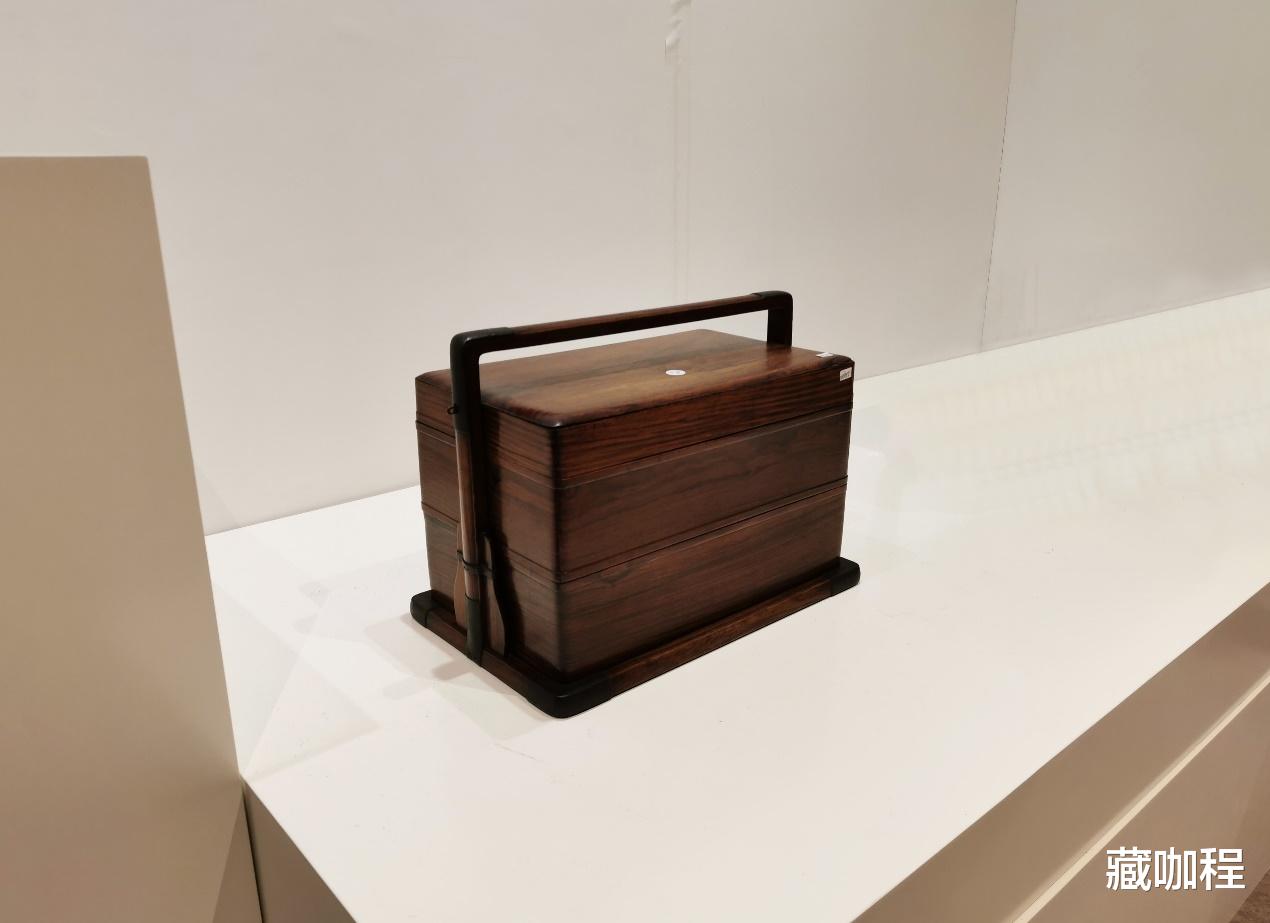 |小鬼眼、大流水纹，黄花梨提盒上云遮月