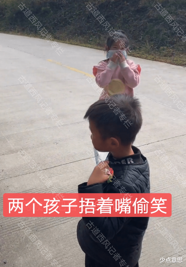 陕西汉中：女司机开车如“开飞机”，半路上自己下车蹲路边大吐
