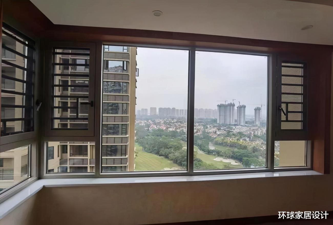 |为什么越来越多人将客厅与阳台打通?入住2年说实话,居住太幸福