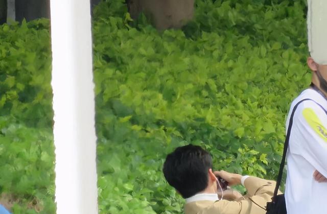 高以翔|成龙谈年轻演员工作态度：不能流汗，不能吊威亚，我听见就生气