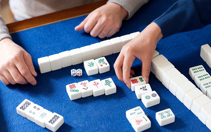 齐姐育儿|婆婆主动请缨带孩子，树立“好奶奶”形象，背地里却边带娃边打牌