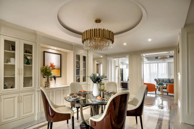 189平轻奢四居室,爱马仕橙色、金属铜色突破沉闷的空间