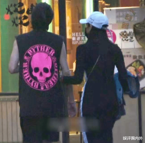 李威|台媒曝光41岁演员李威老牛吃嫩草，与长腿辣妹约会逛街，两人勾肩搭背秀恩爱