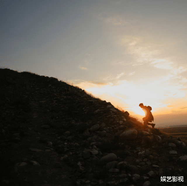 龚俊|肖战发王一博的图片，却被粉丝嘲讽一厢情愿，博君一肖CP恐无缘？