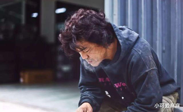 小可爱麻麻|“最嫩老爸”火了,接女儿放学被误认是情侣!老师:不要早恋