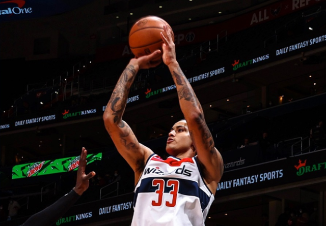 静静聊澸情 比尔罕见11中1！奇才遭残阵猛龙大逆转 湖人两旧将11记三分大爆发