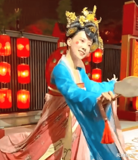 小姐姐|“不倒翁小姐姐”产后复出，舞姿摇曳笑容僵，还是甜甜圈更胜一筹