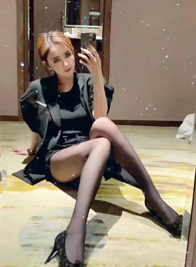 |自爆是辛巴旗下艺人，网红四姐透露停播原因，为凑钱现在负债累累