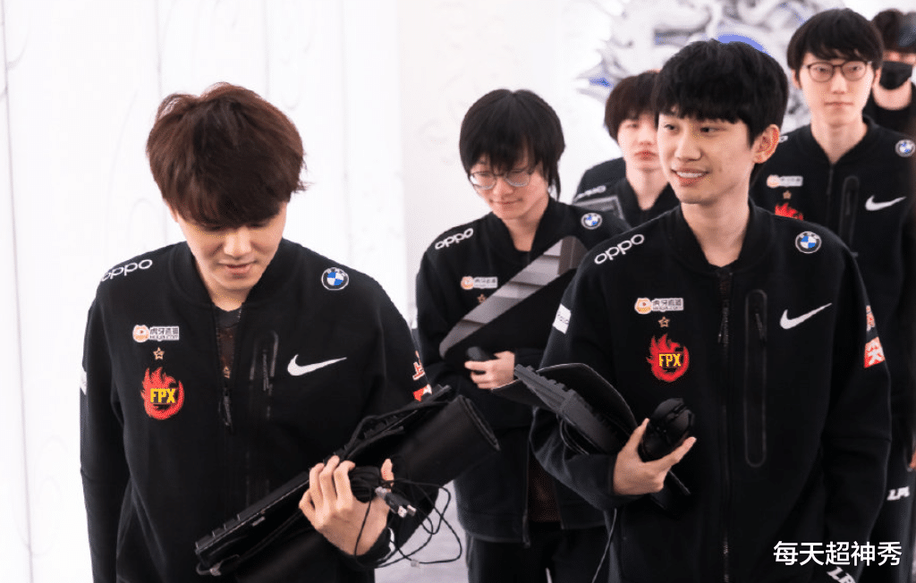 fpx战队|败给LEC弱旅,FPX遭遇三连败,官博致歉引发热议