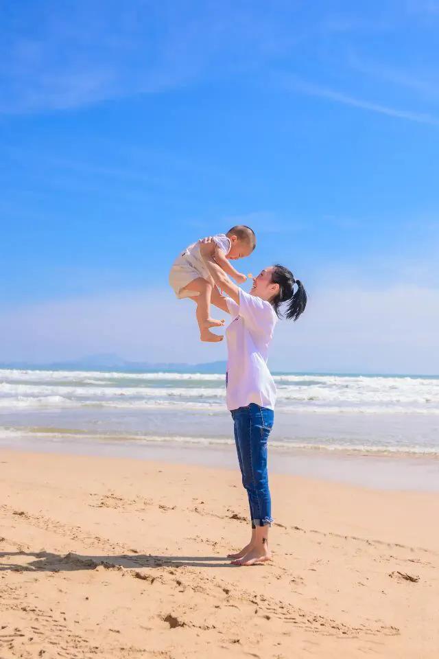 蜗牛的悠闲时光 老公坐牢并欠下150万，秋天妈妈痴守三年，靠拍视频月入10万