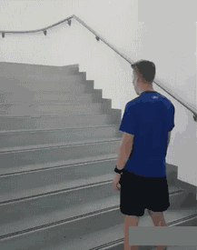 酒吧|“今天酒吧蹦迪时踩到的，软软的一团，这是啥啊”哈哈哈无敌了！！