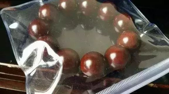 小叶紫檀|小叶紫檀手不盘可以直接上手戴吗？答案来了