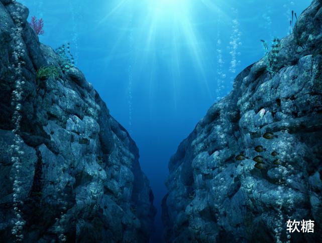 科学家 下潜1万多米的海底，科学家发现了不该发现的东西！