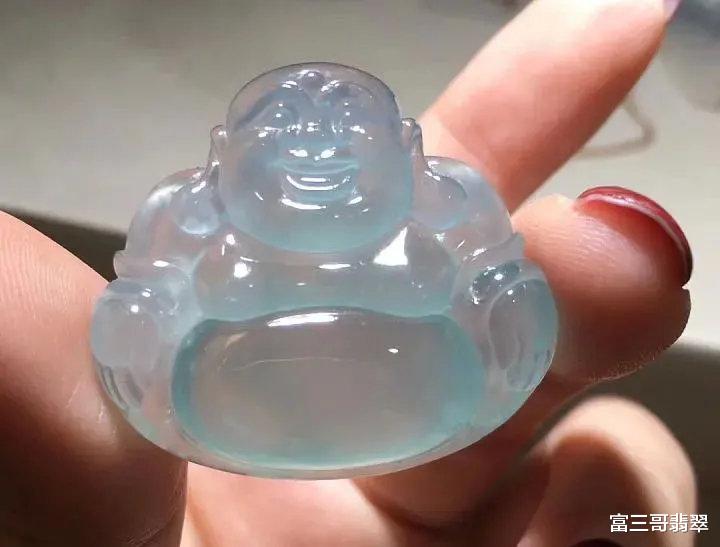 翡翠|玉赏 | 极品天空蓝翡翠，美到失语