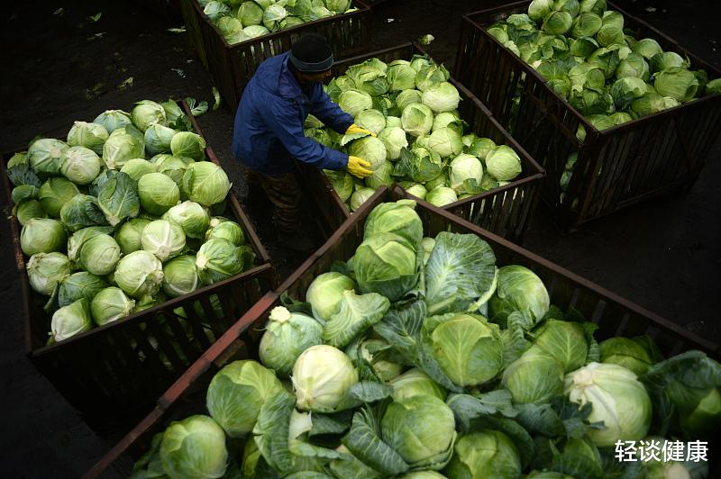 轻谈健康 退休院士：积食“怕”2种“零嘴”，坚持30天，消积食少生病