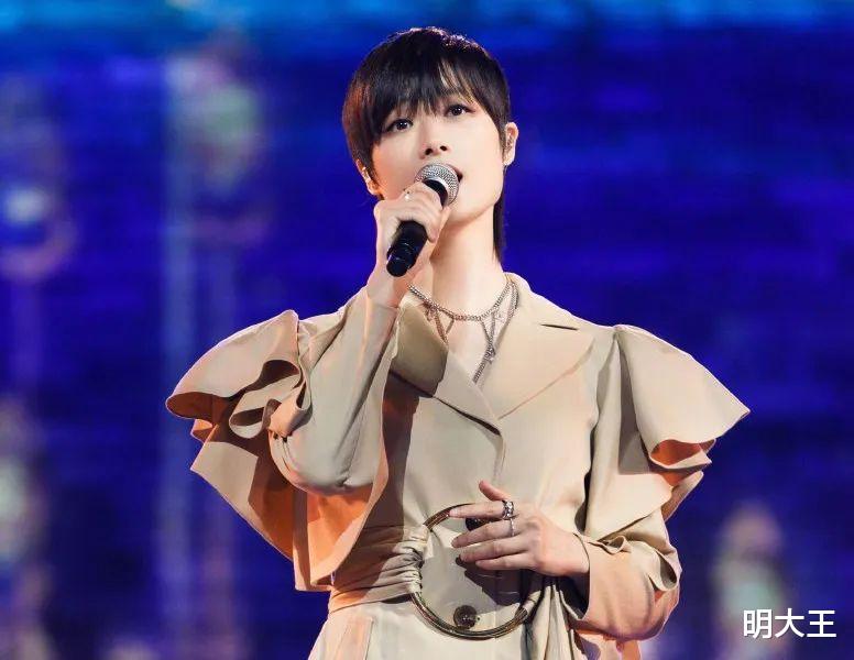 风起洛阳|央视办跨年，卫视靠边站，“启航2022”收视率一枝独秀