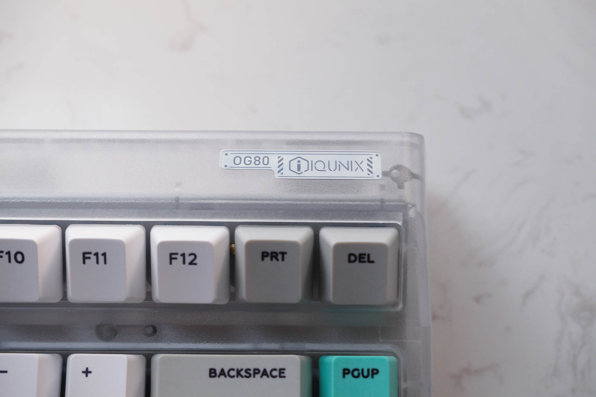 鮮花|糾結圣誕節禮物？不妨可以看看 IQUNIX OG80蟲洞無線三模機械鍵盤