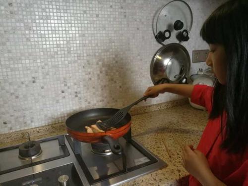 贴纸|月销过万的厨房神器,是闭眼吹还是真好用,值不值得买一看便知